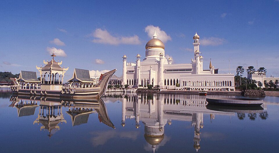 Omar Ali Saifuddien Mosque, Brunei